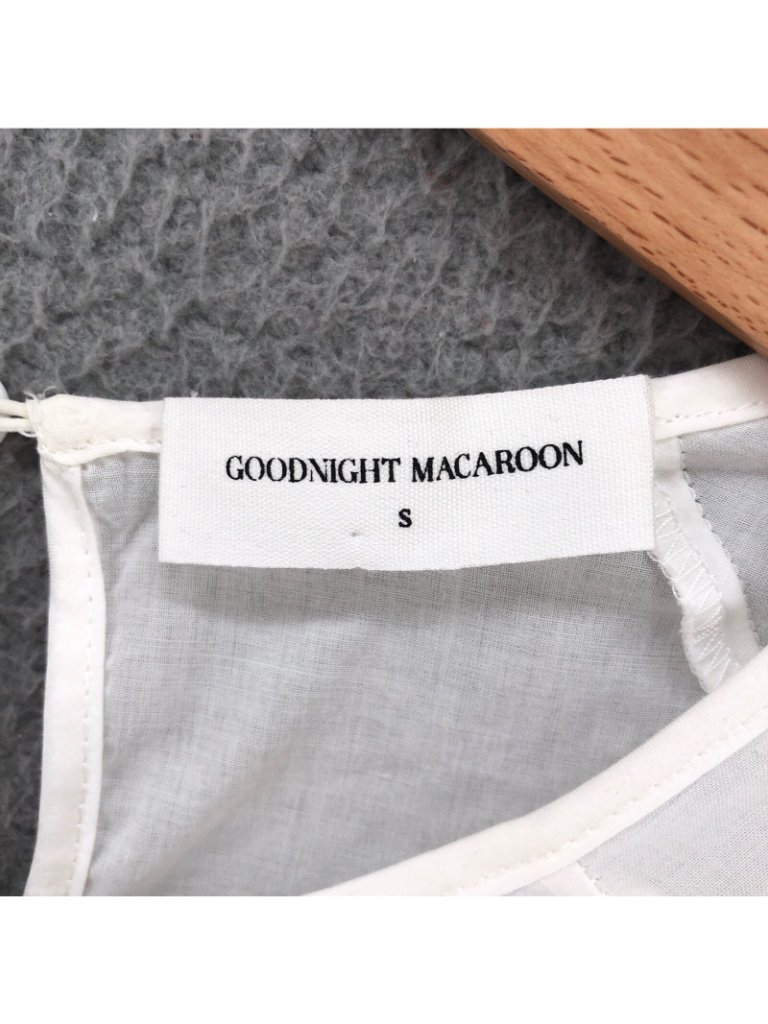 Goodnight Macaroon Dress Womens Small White Embroidered Floral A Line Swing Nwt — image 6 of 8